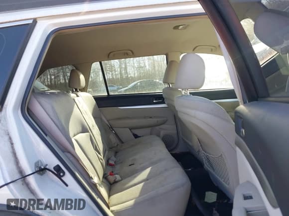 ✅ 2010 Subaru Outback • VIN: 4S4BRBAC1A3361784 • Lot: 43678146. Wystawiony na IAAI z przebiegiem 262 722 mil. Bezpłatny archiwum sprzedaży aukcyjnych z USA i szczegółowy raport historii pojazdu na DreamBid. Zdjęcie 8.