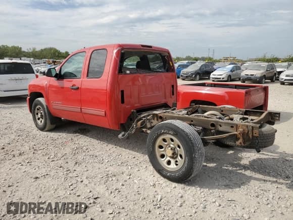 ✅ 2011 Chevrolet Silverado 1500 LS • VIN: 1GCRCREA1BZ309124 • Lot: 71404204. Listed on Copart with 105,338 mi. Free auction sales archive from the USA and detailed vehicle history report at DreamBid. Image 2.