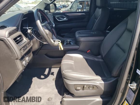 ✅ 2023 Chevrolet Suburban RST • VIN: 1GNSCEKD7PR187831 • Lot: 71786524. Wystawiony na Copart z przebiegiem 42 507 mil. Bezpłatny archiwum sprzedaży aukcyjnych z USA i szczegółowy raport historii pojazdu na DreamBid. Zdjęcie 7.