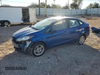 ✅ 2019 Ford Fiesta SE • VIN: 3FADP4BJ7KM122189 • Lot: 90715255. Wystawiony na Copart z przebiegiem 80 135 mil. Bezpłatny archiwum sprzedaży aukcyjnych z USA i szczegółowy raport historii pojazdu na DreamBid. Zdjęcie 1.