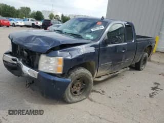 ✅ 2010 Chevrolet Silverado 1500 LS • VIN: 1GCSKREA0AZ198505 • Lot: 69447054. Listed on Copart with 198,743 mi. Free auction sales archive from the USA and detailed vehicle history report at DreamBid. Image 1.