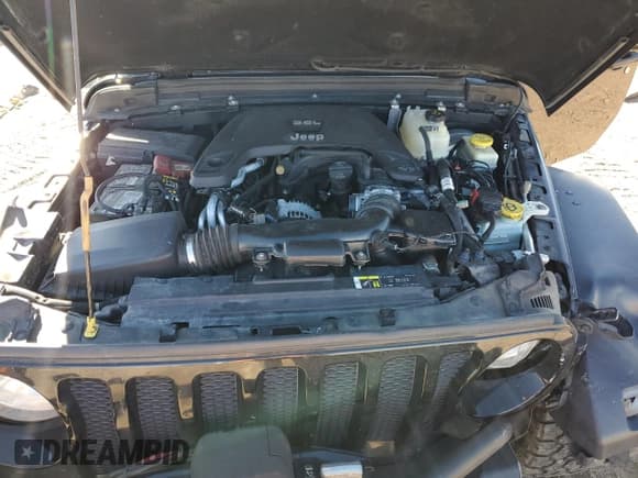 ✅ 2020 Jeep Wrangler Unlimited Freedom • VIN: 1C4HJXDGXLW276557 • Lot: 93765315. Wystawiony na Copart z przebiegiem 162 649 mil. Bezpłatny archiwum sprzedaży aukcyjnych z USA i szczegółowy raport historii pojazdu na DreamBid. Zdjęcie 12.