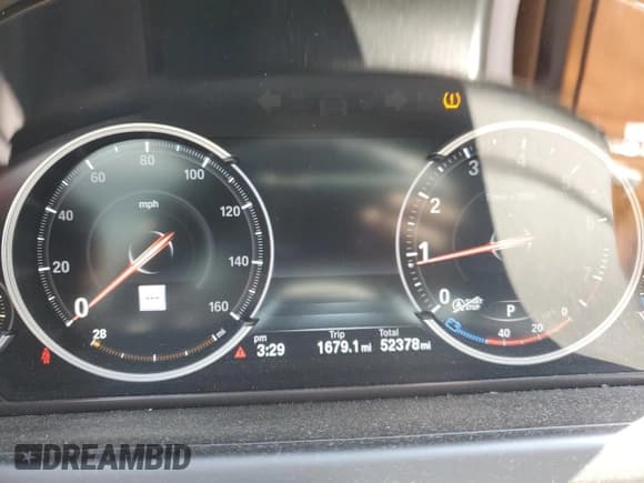 ✅ 2017 BMW 6 Series 640i • VIN: WBA6D0C51HG639364 • Lot: 68648985. Wystawiony na Copart z przebiegiem 52 378 mil. Bezpłatny archiwum sprzedaży aukcyjnych z USA i szczegółowy raport historii pojazdu na DreamBid. Zdjęcie 9.