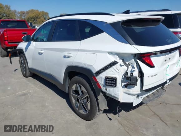 ✅ 2025 Hyundai Tucson SEL • VIN: 5NMJB3DE2SH495004 • Lot: 43651320. Listed on IAAI with 25,130 mi. Free auction sales archive from the USA and detailed vehicle history report at DreamBid. Image 3.