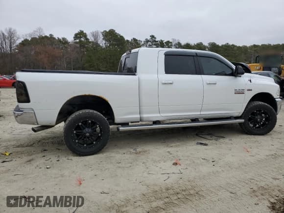 ✅ 2018 Ram 2500 Big Horn • VIN: 3C6UR5MJXJG117001 • Lot: 48939635. Wystawiony na Copart z przebiegiem 96 332 mil. Bezpłatny archiwum sprzedaży aukcyjnych z USA i szczegółowy raport historii pojazdu na DreamBid. Zdjęcie 3.