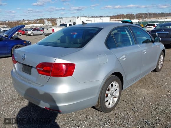 ✅ 2013 Volkswagen Jetta SE • VIN: 3VWDP7AJ0DM254546 • Lot: 43620718. Listed on IAAI with 139,575 mi. Free auction sales archive from the USA and detailed vehicle history report at DreamBid. Image 4.