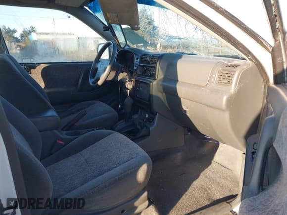 ✅ 2001 Isuzu Rodeo S • VIN: 4S2DM58W014335513 • Лот: 41529329. Опубликован ранее на IAAI с пробегом 173 891 миль. Бесплатный доступ к архиву аукционных продаж из США и подробный отчёт об истории автомобиля на DreamBid. Изображение 5.