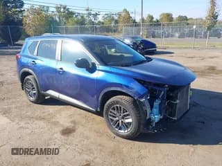 ✅ 2021 Nissan Rogue S • VIN: JN8AT3AA9MW015625 • Lot: 43416916. Wystawiony na IAAI z przebiegiem 93 574 mil. Bezpłatny archiwum sprzedaży aukcyjnych z USA i szczegółowy raport historii pojazdu na DreamBid. Zdjęcie 1.
