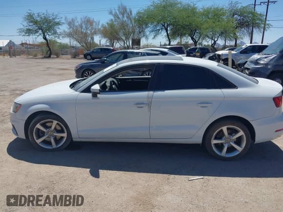 ✅ 2015 Audi A3 Premium • VIN: WAUBFGFFXF1001801 • Lot: 42575023. Listed on IAAI with 173,959 mi. Free auction sales archive from the USA and detailed vehicle history report at DreamBid. Image 14.