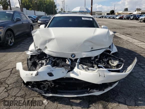 ✅ 2018 BMW 3 Series 330i • VIN: WBA8B9C52JK677305 • Lot: 92605575. Listed on Copart with 55,335 mi. Free auction sales archive from the USA and detailed vehicle history report at DreamBid. Image 5.