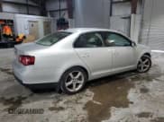 ✅ 2010 Volkswagen Jetta SE • VIN: 3VWRZ7AJ1AM066954 • Лот: 64360405. Опубликован ранее на Copart с пробегом 128 605 миль. Бесплатный доступ к архиву аукционных продаж из США и подробный отчёт об истории автомобиля на DreamBid. Изображение 3.