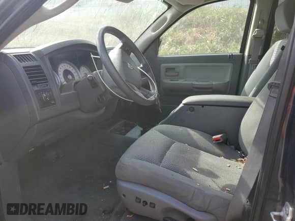 2007 Dodge Dakota SLT с VIN 1D7HW48K27S163459, выставлен на аукционе Copart как лот 75731314 с пробегом Не указан миль и Списание • Salvage title. История ставок и продаж доступна на DreamBid. Изображение 7.