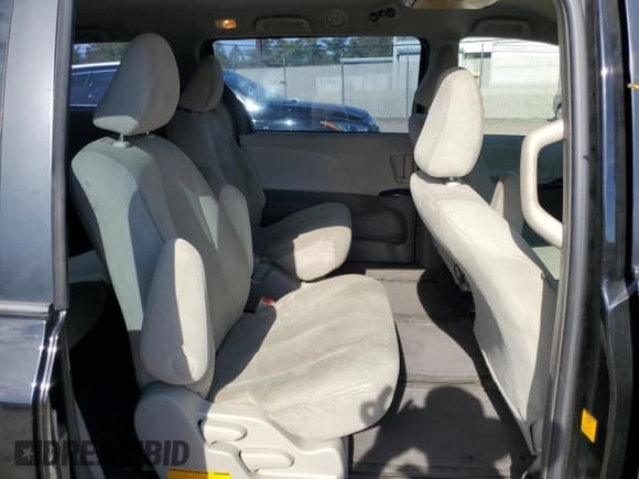 ✅ 2012 Toyota Sienna • VIN: 5TDZK3DC9CS275794 • Lot: 82216295. Listed on Copart with 130,044 mi. Free auction sales archive from the USA and detailed vehicle history report at DreamBid. Image 11.