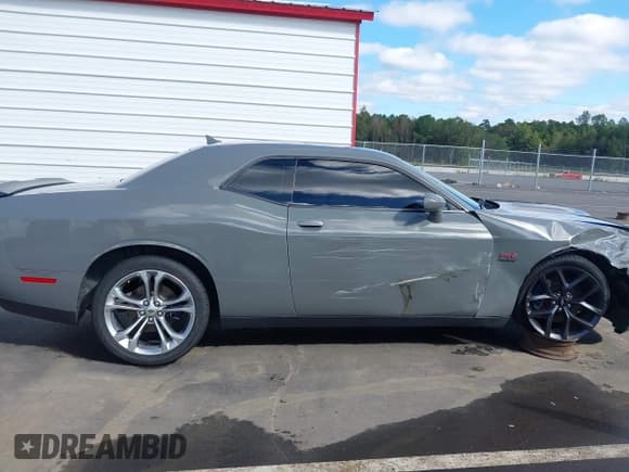 ✅ 2019 Dodge Challenger R/T • VIN: 2C3CDZBT4KH603680 • Lot: 43417455. Wystawiony na IAAI z przebiegiem 92 547 mil. Bezpłatny archiwum sprzedaży aukcyjnych z USA i szczegółowy raport historii pojazdu na DreamBid. Zdjęcie 13.