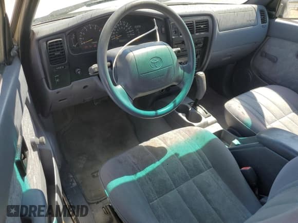 ✅ 2000 Toyota Tacoma PreRunner • VIN: 4TASM92N3YZ592104 • Lot: 69591285. Listed on Copart with 116,260 mi. Free auction sales archive from the USA and detailed vehicle history report at DreamBid. Image 8.