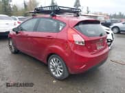 ✅ 2014 Ford Fiesta SE • VIN: 3FADP4EJ4EM160544 • Lot: 43680998. Wystawiony na IAAI z przebiegiem 89 225 mil. Bezpłatny archiwum sprzedaży aukcyjnych z USA i szczegółowy raport historii pojazdu na DreamBid. Zdjęcie 3.