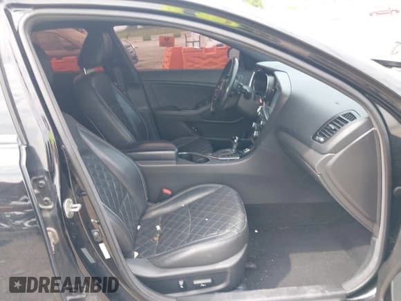 ✅ 2014 Kia Optima SX Turbo • VIN: 5XXGR4A65EG276131 • Lot: 42429004. Wystawiony na IAAI z przebiegiem 136 766 mil. Bezpłatny archiwum sprzedaży aukcyjnych z USA i szczegółowy raport historii pojazdu na DreamBid. Zdjęcie 5.