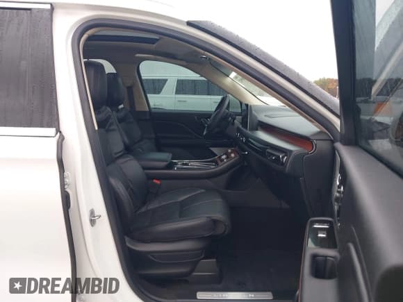 ✅ 2022 Lincoln Aviator Reserve • VIN: 5LM5J7XCXNGL04830 • Lot: 43568092. Listed on IAAI with 64,535 mi. Free auction sales archive from the USA and detailed vehicle history report at DreamBid. Image 5.