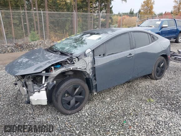 ✅ 2023 Toyota Prius LE • VIN: JTDACAAU6P3004985 • Lot: 43451191. Wystawiony na IAAI z przebiegiem 29 165 mil. Bezpłatny archiwum sprzedaży aukcyjnych z USA i szczegółowy raport historii pojazdu na DreamBid. Zdjęcie 2.
