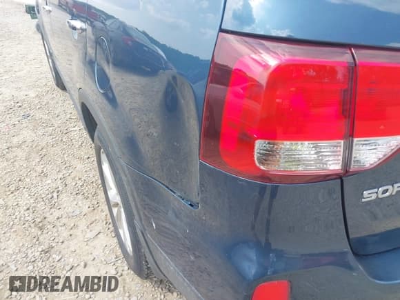 ✅ 2015 Kia Sorento EX • VIN: 5XYKUDA71FG599980 • Lot: 42562861. Wystawiony na IAAI z przebiegiem 123 657 mil. Bezpłatny archiwum sprzedaży aukcyjnych z USA i szczegółowy raport historii pojazdu na DreamBid. Zdjęcie 20.