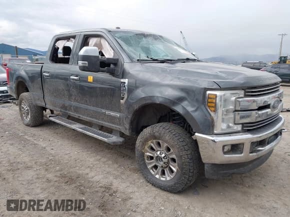 ✅ 2018 Ford F-250 King Ranch • VIN: 1FT7W2BT2JEB56772 • Lot: 43459175. Wystawiony na IAAI z przebiegiem 195 074 mil. Bezpłatny archiwum sprzedaży aukcyjnych z USA i szczegółowy raport historii pojazdu na DreamBid. Zdjęcie 1.