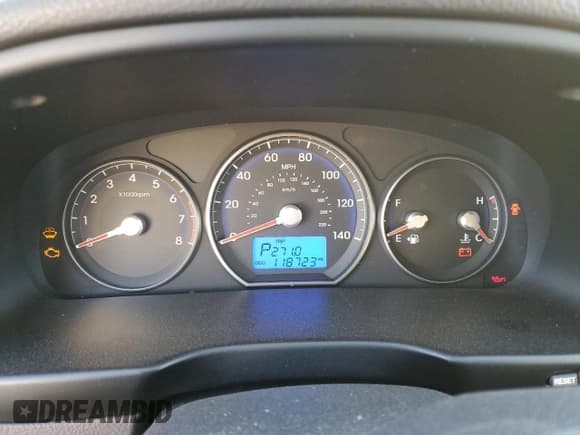 ✅ 2010 Hyundai Santa Fe GLS • VIN: 5NMSGDAB0AH350788 • Lot: 84005164. Listed on Copart with 118,723 mi. Free auction sales archive from the USA and detailed vehicle history report at DreamBid. Image 9.