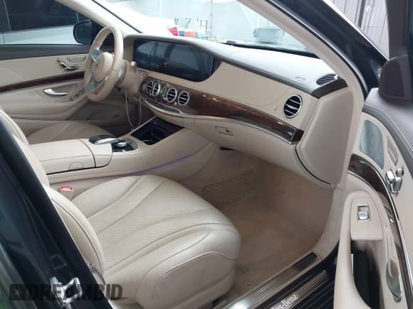 ✅ 2018 Mercedes-Benz S 450 • VIN: WDDUG6GB4JA351373 • Лот: 42452549. Опубликован ранее на IAAI с пробегом 61 697 миль. Бесплатный доступ к архиву аукционных продаж из США и подробный отчёт об истории автомобиля на DreamBid. Изображение 5.