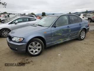 2005 BMW 3 Series 325xi with VIN WBAEU33425PR17897, listed as a Copart auction lot 67235175 with 183,587 mi miles and Salvage title. Bid and sale history available at DreamBid. Image 1.