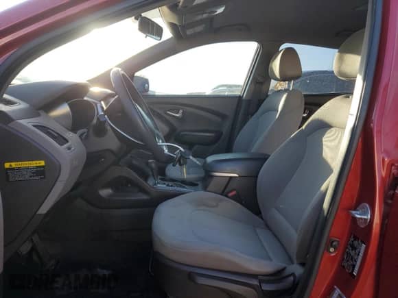 ✅ 2011 Hyundai Tucson GL • VIN: KM8JT3AB2BU301552 • Lot: 84405255. Wystawiony na Copart z przebiegiem 218 983 mil. Bezpłatny archiwum sprzedaży aukcyjnych z USA i szczegółowy raport historii pojazdu na DreamBid. Zdjęcie 7.