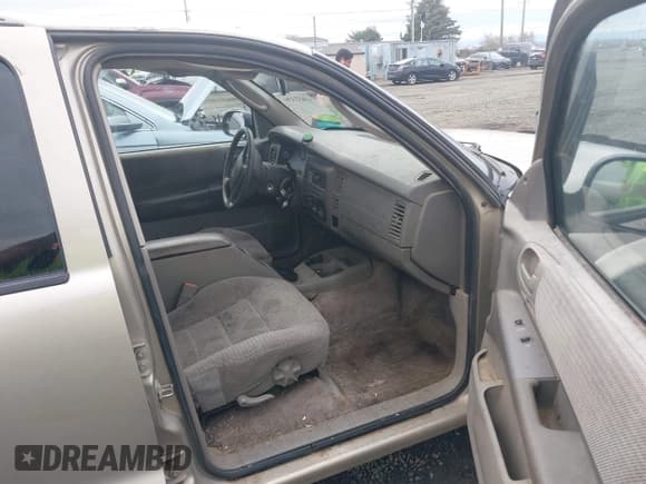 ✅ 2003 Dodge Durango SLT • VIN: 1D4HS48N53F541652 • Lot: 43633339. Listed on IAAI with 318,769 mi. Free auction sales archive from the USA and detailed vehicle history report at DreamBid. Image 5.