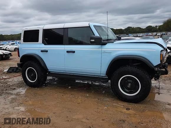 ✅ 2023 Ford Bronco Heritage Limited Edition • VIN: 1FMEE4GP3PLA71036 • Лот: 85208145. Опубликован ранее на Copart с пробегом 14 468 миль. Бесплатный доступ к архиву аукционных продаж из США и подробный отчёт об истории автомобиля на DreamBid. Изображение 15.