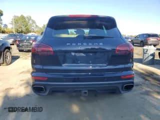 ✅ 2017 Porsche Cayenne • VIN: WP1AA2A22HKA82843 • Lot: 85911835. Wystawiony na Copart z przebiegiem 135 001 mil. Bezpłatny archiwum sprzedaży aukcyjnych z USA i szczegółowy raport historii pojazdu na DreamBid. Zdjęcie 6.