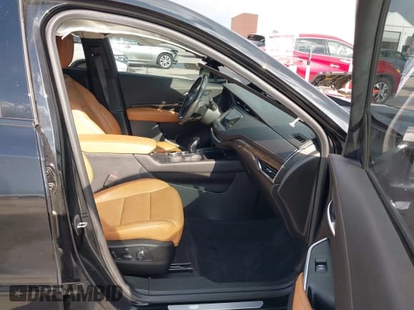 ✅ 2019 Cadillac XT4 FWD Sport • VIN: 1GYFZER46KF138039 • Лот: 43558779. Опубликован ранее на IAAI с пробегом 60 772 миль. Бесплатный доступ к архиву аукционных продаж из США и подробный отчёт об истории автомобиля на DreamBid. Изображение 5.