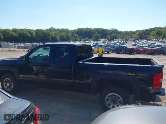 2007 Chevrolet Silverado 1500 1LT с VIN 2GCEK19C571721786, выставлен на аукционе IAAI как лот 43408022 с пробегом Не указан миль и . История ставок и продаж доступна на DreamBid. Изображение 14.