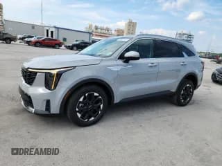 ✅ 2025 Kia Sorento S • VIN: 5XYRLDJC7SG357705 • Lot: 80811345. Wystawiony na Copart z przebiegiem 11 523 mil. Bezpłatny archiwum sprzedaży aukcyjnych z USA i szczegółowy raport historii pojazdu na DreamBid. Zdjęcie 1.