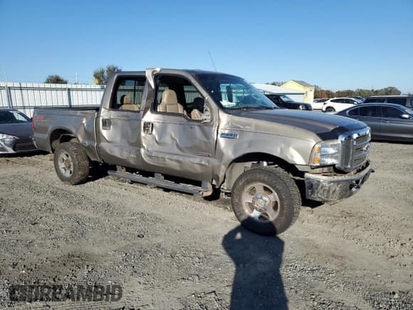✅ 2006 Ford F-250 XL • VIN: 1FTSW21P16EC42032 • Lot: 86896235. Wystawiony na Copart z przebiegiem Nie podano. Bezpłatny archiwum sprzedaży aukcyjnych z USA i szczegółowy raport historii pojazdu na DreamBid. Zdjęcie 4.