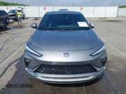 ✅ 2024 Buick Envista Avenir • VIN: KL47LCE21RB081216 • Lot: 42128742. Wystawiony na IAAI z przebiegiem 19 709 mil. Bezpłatny archiwum sprzedaży aukcyjnych z USA i szczegółowy raport historii pojazdu na DreamBid. Zdjęcie 12.