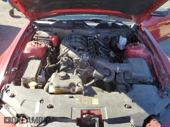 ✅ 2011 Ford Mustang Premium • VIN: 1ZVBP8AM4B5122769 • Лот: 86983875. Опубликован ранее на Copart с пробегом 171 604 миль. Бесплатный доступ к архиву аукционных продаж из США и подробный отчёт об истории автомобиля на DreamBid. Изображение 11.