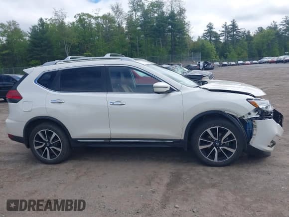 ✅ 2017 Nissan Rogue SL • VIN: JN8AT2MV2HW026450 • Lot: 42301312. Wystawiony na IAAI z przebiegiem 102 513 mil. Bezpłatny archiwum sprzedaży aukcyjnych z USA i szczegółowy raport historii pojazdu na DreamBid. Zdjęcie 13.