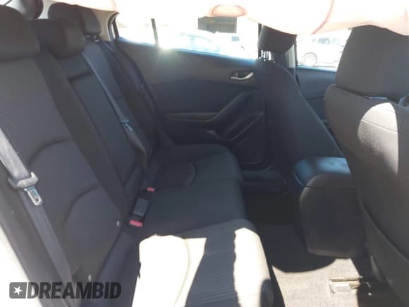 ✅ 2016 Mazda 3 i Sport • VIN: 3MZBM1K71GM246475 • Lot: 42746534. Wystawiony na IAAI z przebiegiem 86 286 mil. Bezpłatny archiwum sprzedaży aukcyjnych z USA i szczegółowy raport historii pojazdu na DreamBid. Zdjęcie 8.