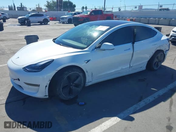 ✅ 2018 Tesla Model 3 Long Range Battery • VIN: 5YJ3E1EA0JF168813 • Lot: 43464479. Wystawiony na IAAI z przebiegiem 84 233 mil. Bezpłatny archiwum sprzedaży aukcyjnych z USA i szczegółowy raport historii pojazdu na DreamBid. Zdjęcie 2.