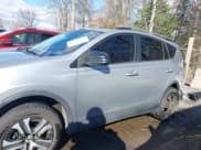 ✅ 2017 Toyota RAV4 LE • VIN: 2T3ZFREV0HW342957 • Lot: 43800404. Wystawiony na IAAI z przebiegiem 148 531 mil. Bezpłatny archiwum sprzedaży aukcyjnych z USA i szczegółowy raport historii pojazdu na DreamBid. Zdjęcie 14.