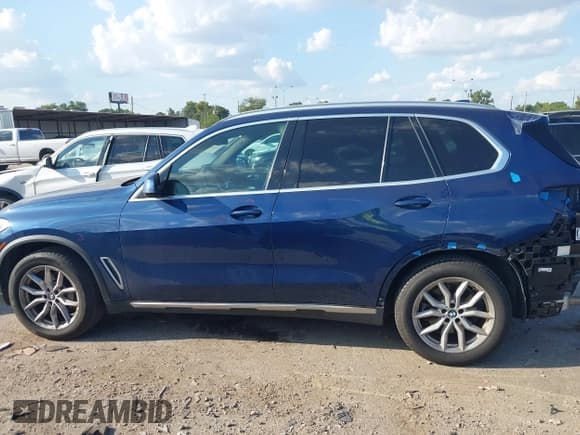 ✅ 2020 BMW X5 sDrive40i • VIN: 5UXCR4C07L9C49693 • Lot: 43263987. Wystawiony na IAAI z przebiegiem 50 000 mil. Bezpłatny archiwum sprzedaży aukcyjnych z USA i szczegółowy raport historii pojazdu na DreamBid. Zdjęcie 14.