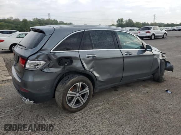✅ 2017 Mercedes-Benz GLC 300 • VIN: WDC0G4JB6HF197939 • Lot: 81642305. Wystawiony na Copart z przebiegiem 105 204 mil. Bezpłatny archiwum sprzedaży aukcyjnych z USA i szczegółowy raport historii pojazdu na DreamBid. Zdjęcie 3.