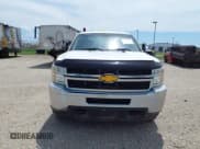 ✅ 2013 Chevrolet Silverado 2500HD • VIN: 1GB2KVCG3DZ319164 • Lot: 42796361. Wystawiony na IAAI z przebiegiem 267 872 mil. Bezpłatny archiwum sprzedaży aukcyjnych z USA i szczegółowy raport historii pojazdu na DreamBid. Zdjęcie 12.