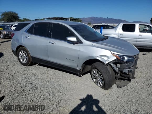 ✅ 2020 Chevrolet Equinox LT • VIN: 2GNAXUEV3L6216486 • Lot: 80140985. Wystawiony na Copart z przebiegiem 131 026 mil. Bezpłatny archiwum sprzedaży aukcyjnych z USA i szczegółowy raport historii pojazdu na DreamBid. Zdjęcie 4.