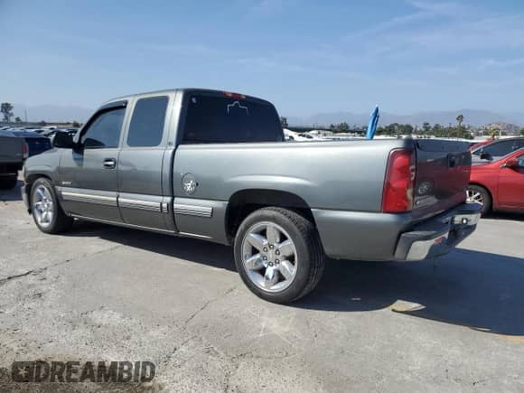 2001 Chevrolet Silverado 1500 LT z VIN 1GCEC19T01Z169707, wystawiony jako Copart lot #60702145 z przebiegiem 331 582 mil mil oraz Czysty tytuł • Clean title. Historia ofert i sprzedaży dostępna na DreamBid. Obrazek 2.