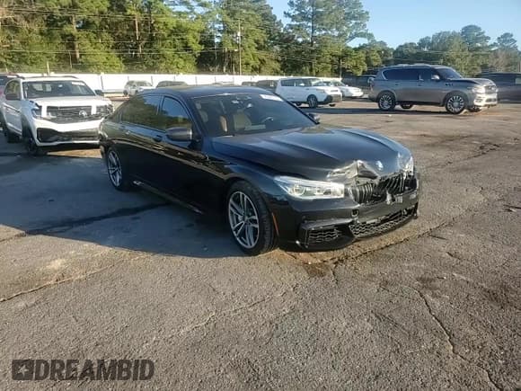 ✅ 2017 BMW 7 Series ALPINA B7 xDrive • VIN: WBA7F2C56HG422385 • Lot: 90929155. Listed on Copart with 65,752 mi. Free auction sales archive from the USA and detailed vehicle history report at DreamBid. Image 13.