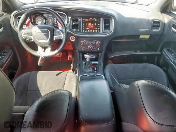 ✅ 2015 Dodge Charger RT • VIN: 2C3CDXCT0FH847092 • Лот: 84436785. Опубликован ранее на Copart с пробегом 95 598 миль. Бесплатный доступ к архиву аукционных продаж из США и подробный отчёт об истории автомобиля на DreamBid. Изображение 8.