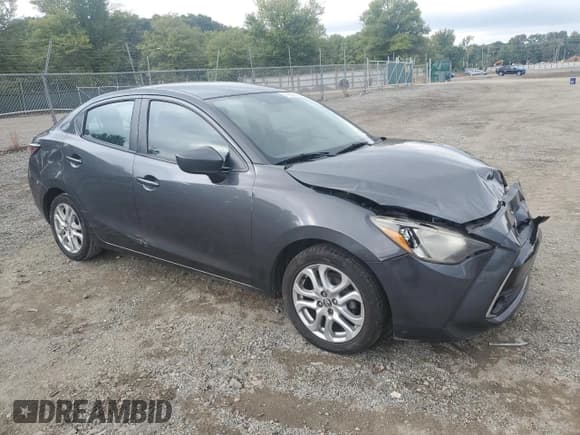 ✅ 2016 Toyota Yaris • VIN: 3MYDLBYV8GY109196 • Lot: 74356354. Wystawiony na Copart z przebiegiem 158 467 mil. Bezpłatny archiwum sprzedaży aukcyjnych z USA i szczegółowy raport historii pojazdu na DreamBid. Zdjęcie 4.
